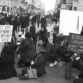 Bordeaux Protest 'Du Sang Sur Nos Portables'